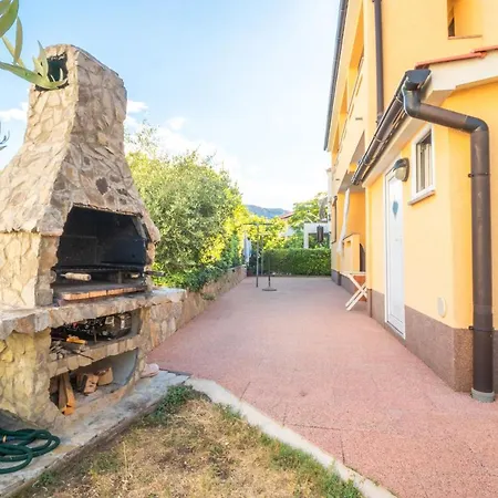 Dujmovic With Terrace Apartament *