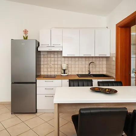 Dujmovic With Terrace Appartement