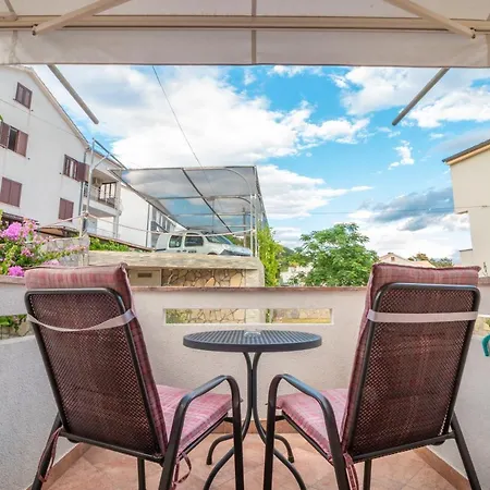 Dujmovic With Terrace Apartmán *