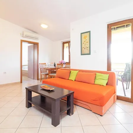 Dujmovic With Terrace *